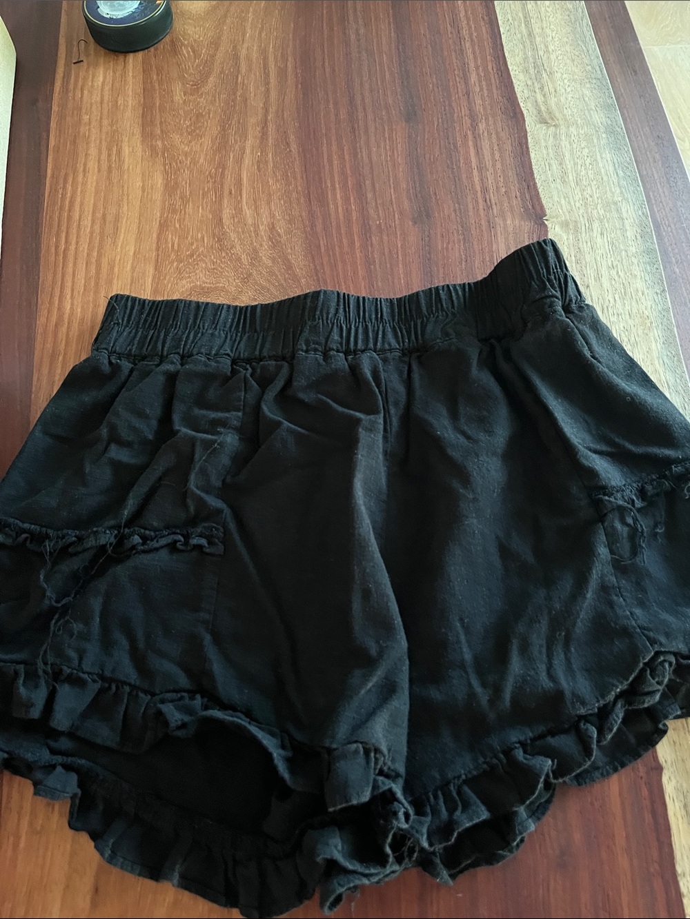 Umgee Black Ruffle-Trim Shorts